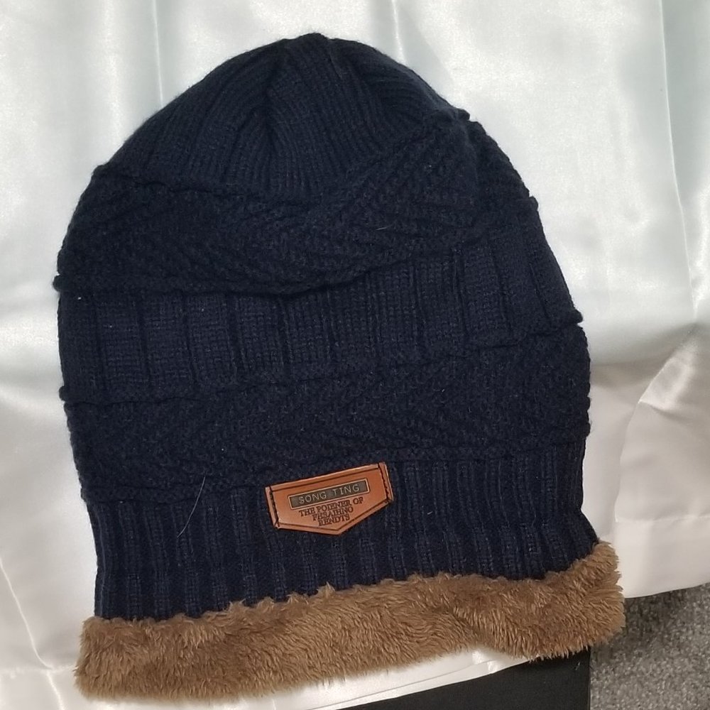 Song Ting  cable knit hat with faux fur trim adult size